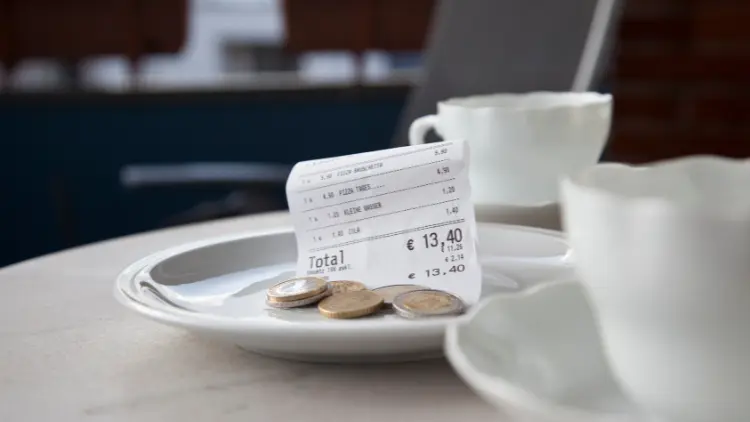 Trinkgeld auf Kreuzfahrt – So viel geben Sie richtig!